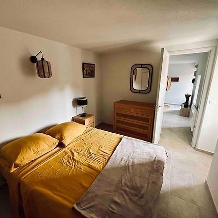 Charmant Petit Appartement Place De L Eglise Piana  Exteriör bild