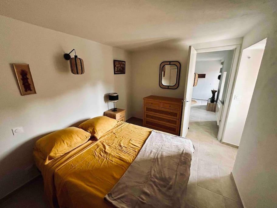 Charmant Petit Appartement Place De L Eglise Piana  Exteriör bild